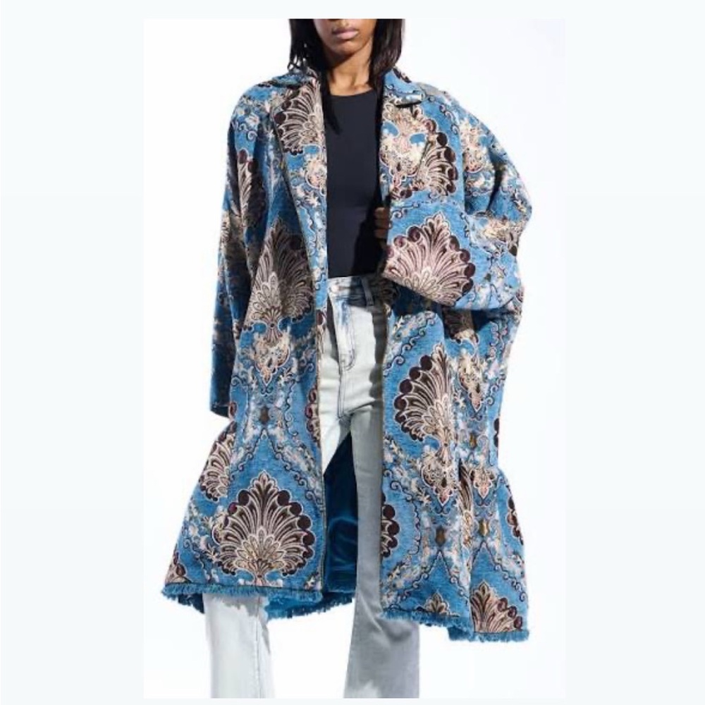 Azalea wang pavlova coat - Picture 2 of 4